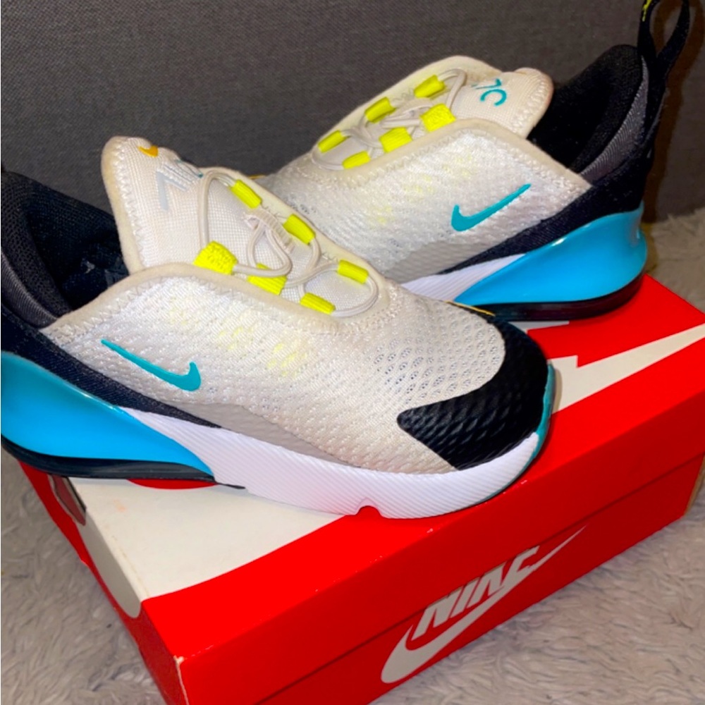 NIKE AIRMAX 27 TODDLER BOYS FAIRLY NEW GREAT CONDITION!! SIZE 8C